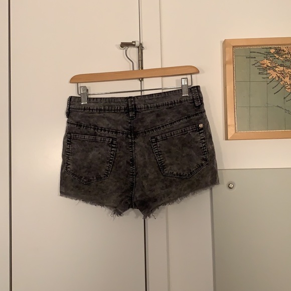 Distressed Roxy Shorts - Picture 2 of 5